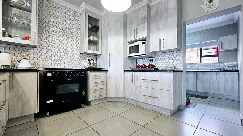 3 Bedroom Property for Sale in Dana Bay Western Cape